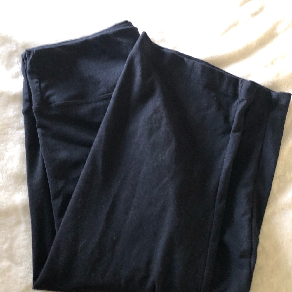 Black workout capris